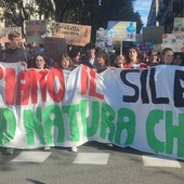 Partita la manifestazione dei Fridays for Future da piazza Statuto