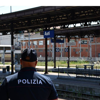Il treno per Torino parte senza di lui: 13enne rimane solo sul binario