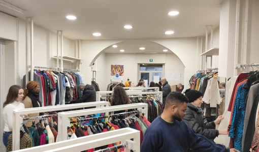 Ritorna il mercatino solidale di primavera di progetto Abito