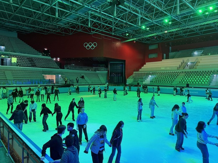 Tutti sul ghiaccio: l'Unione Ciechi al Palavela per provare l'emozione di pattinare