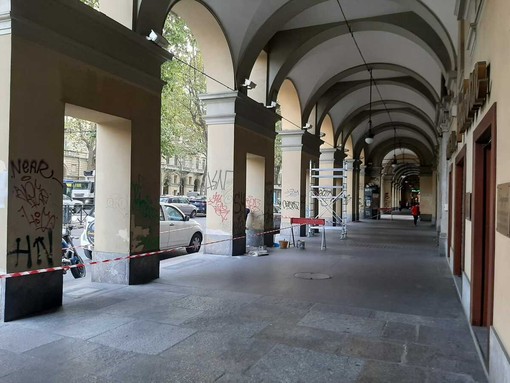 Pulizia portici di corso Vittorio