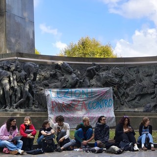 Università, 4 giorni di lezioni all'aperto per protestare contro tagli e precariato