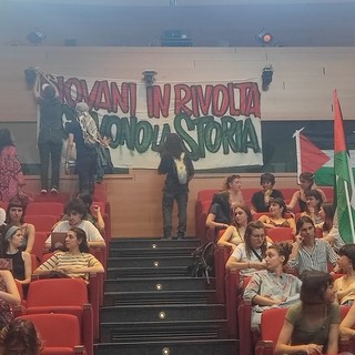 Università occupata, gli studenti consegnano le richieste al Rettore. E intanto un Dipartimento vota sì al boicottaggio