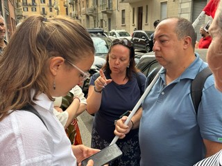 Protesta davanti alla sede Adecco di Torino