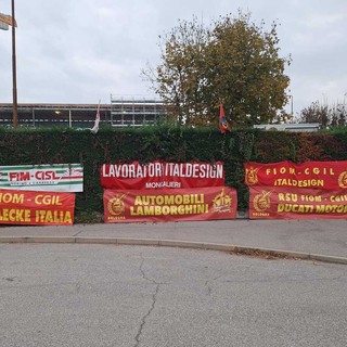 Protesta di fronte ai cancelli di Italdesign Protesta di fronte ai cancelli di Italdesign