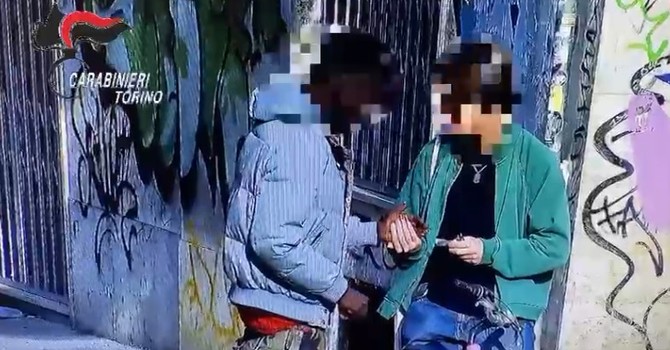 Moncalieri, via Papa Giovanni trasformata in zona di spaccio. Montagna: "Ampliare la zona rossa"