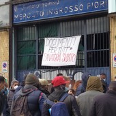 migranti via traves - foto di archivio