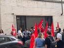 Protesta davanti alla sede Adecco di Torino