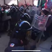 Manifestazioni e scontri davanti al museo Egizio Manifestazioni e scontri davanti al museo Egizio