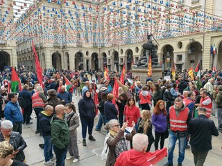 Corteo pro Palestina in partenza da piazza Palazzo di Città
