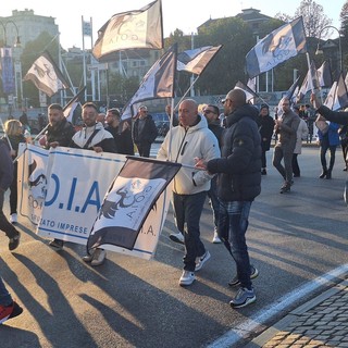 Dai furti ai cantieri fermi, gli ambulanti in piazza &quot;Salviamo i mercati di Torino&quot;