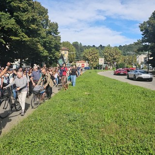 Corteo per "fermare la devastazione del Meisino", contestato un gruppo di Ferrari