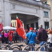 Alle Molinette la protesta per la sanità pubblica e l'autosufficienza Alle Molinette la protesta per la sanità pubblica e l'autosufficienza