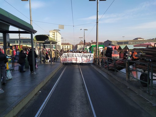 Protesta anarchici dopo lo sgombero di corso Giulio Cesare
