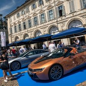 Auto in esposizione in piazza San Carlo