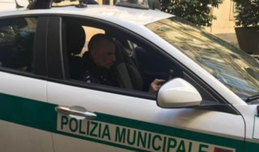 Gli agenti della Municipale hanno fermato la festa abusiva Gli agenti della Municipale hanno fermato la festa abusiva
