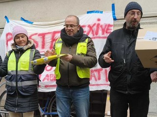 Protesta dei lavoratori Postalcoop Protesta dei lavoratori Postalcoop