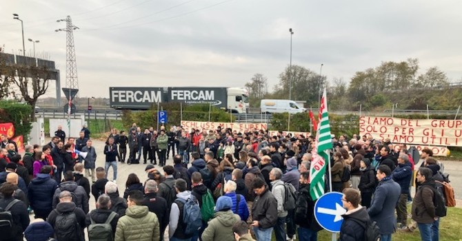 Una protesta dei lavoratori Italdesign Una protesta dei lavoratori Italdesign
