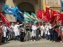 Protesta dei sindacati davanti alla sede di Federfarma