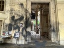 Nuove scritte su via Po e vernice nera contro il Rettorato