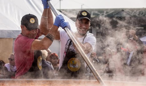 Domenica appuntamento con il pentolone nel quale saranno cotti 25 quintali di carne Domenica appuntamento con il pentolone nel quale saranno cotti 25 quintali di carne