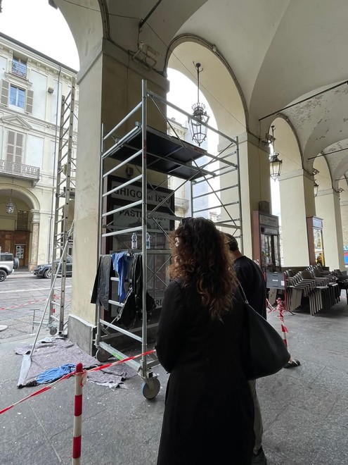 Dopo nuovi binari e &quot;lose&quot;, via Po ripulita da scritte e graffiti