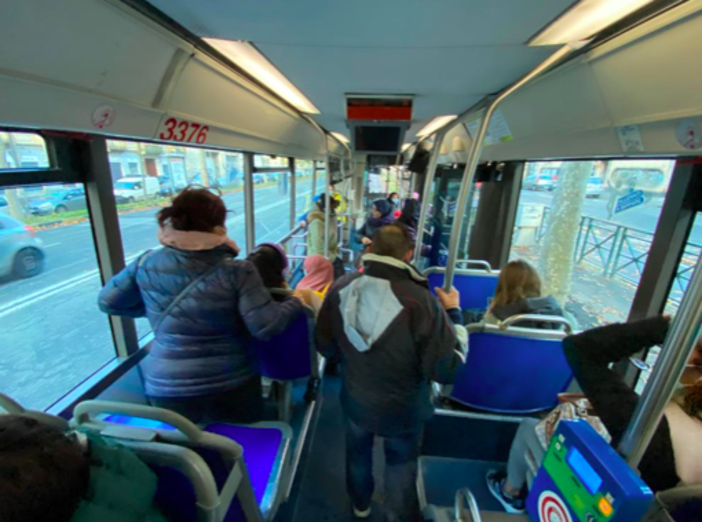 Quando il bus non arriva: a Torino nel 2025 oltre 55mila corse saltate. La metà per mancanza autisti