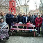 L'inaugurazione della panchina dedicata alle malattie rare