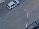 Crolla un palo della luce in via Avogadro: momenti di paura a Nichelino