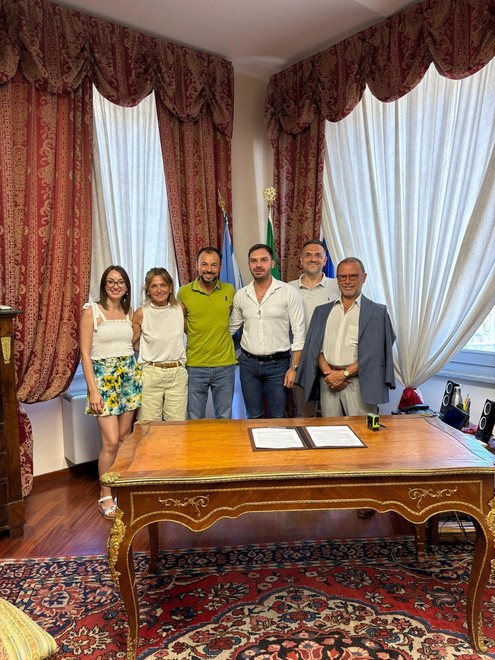 Un momento dell'incontro tra le due delegazioni