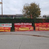 Protesta di fronte ai cancelli di Italdesign