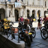 Rider, proposta di Cirio: “Glovo metta un bonus per chi si ferma per il caldo” 