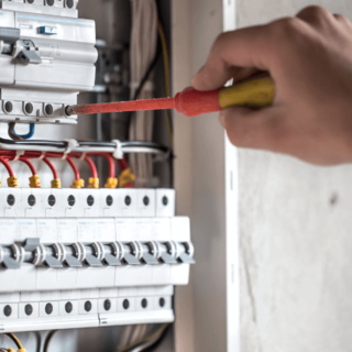 Quadri di distribuzione elettrica: tipologie, normative e applicazioni