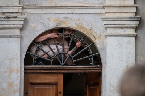 Acrobati ed artisti di strada: il 27 agosto Borgo Campidoglio diventa palcoscenico