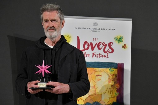 Rupert Everett riceve il Premio Stella della Mole: la consegna al Museo del Cinema
