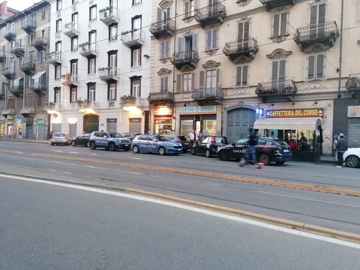 Sangue per le strade di Aurora, rissa con bastoni chiodati: ferito in ospedale