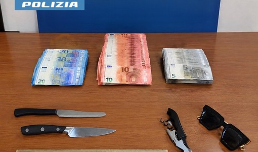Fermati a bordo di un'auto rubata, dopo aver rapinato le Poste di Grugliasco: arrestati Fermati a bordo di un'auto rubata, dopo aver rapinato le Poste di Grugliasco: arrestati
