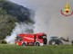 Villar Focchiardo, a fuoco delle rotoballe accanto a una cascina agricola: in corso l'intervento dei vigili del fuoco