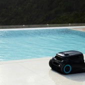 Robot Piscina: come funziona e perché è diventato essenziale per la cura della tua vasca