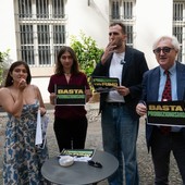 Una canna in Comune e un appello, i Radicali rilanciano il tema droghe leggere