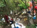 Rifiuti e coperte, al Trincerone torna la "casa" dei senzatetto Rifiuti e coperte, al Trincerone torna la "casa" dei senzatetto