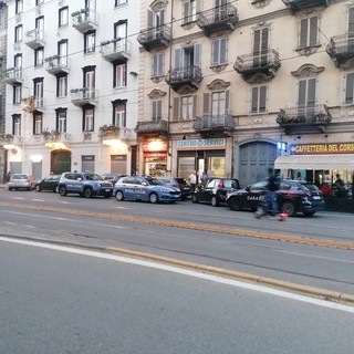 Sangue per le strade di Aurora, rissa con bastoni chiodati: ferito in ospedale