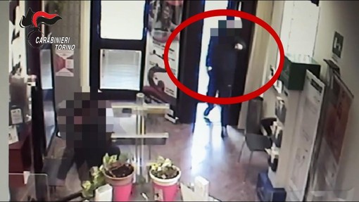 Perquisizione a casa di un 48enne di Torino Perquisizione a casa di un 48enne di Torino