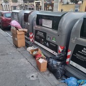 Torino sommersa dai rifiuti, specie in Borgo Vittoria e Barriera di Milano
