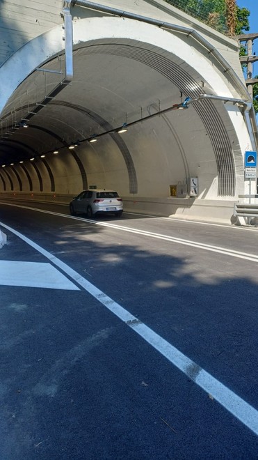 Dopo i lavori, riaperta la galleria Monte Basso sulla Provinciale a Lanzo Dopo i lavori, riaperta la galleria Monte Basso sulla Provinciale a Lanzo