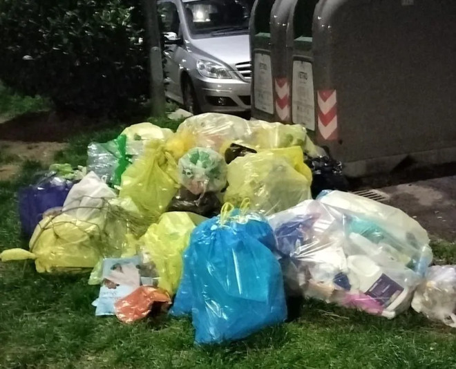 Nichelino, il M5S va all'attacco sulla raccolta rifiuti (foto d'archivio) Nichelino, il M5S va all'attacco sulla raccolta rifiuti (foto d'archivio)