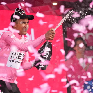 Jhonatan Narvarez vince la Venaria-Torino, ma è Pogacar show sullo strappo di San Vito