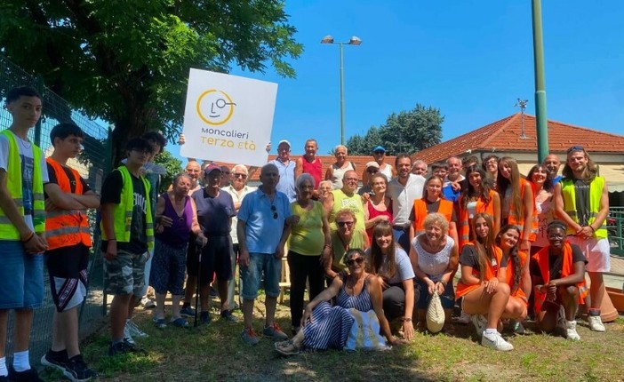 I ragazzi di Piazza Ragazzabile in visita ai centri anziani di Moncalieri