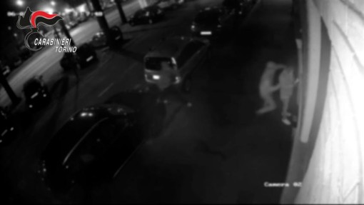 La vicenda in corso Trapani: nei guai quattro ragazzi