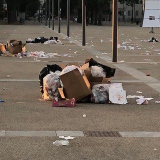 rifiuti in piazza d'Armi